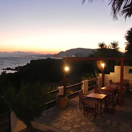 Andreas Hotel apartamentowy Pefki