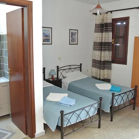 Ξενοδοχείο με διαμερίσματα Andreas